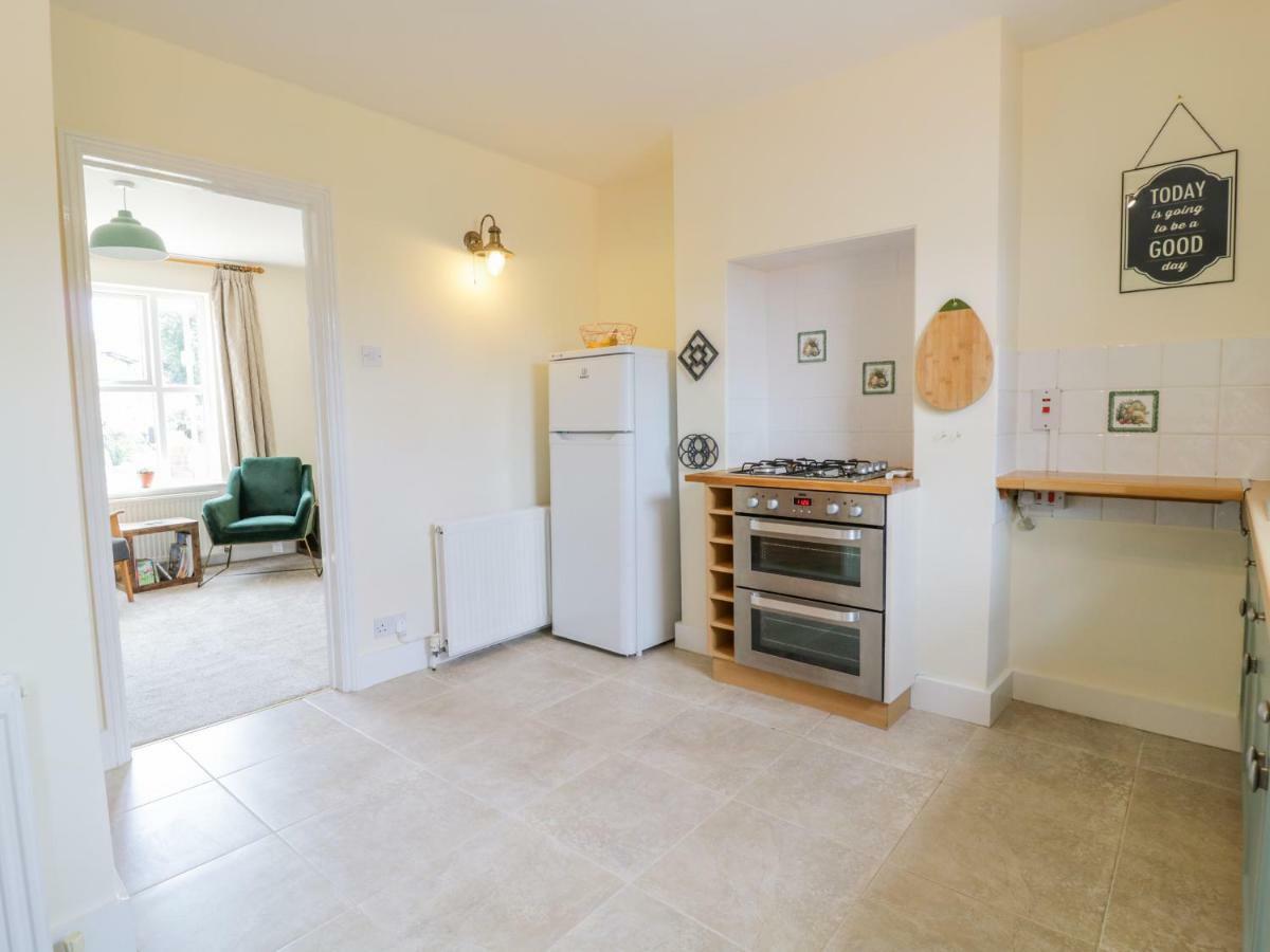 Sea View Cottage Frinton-on-Sea Exterior photo