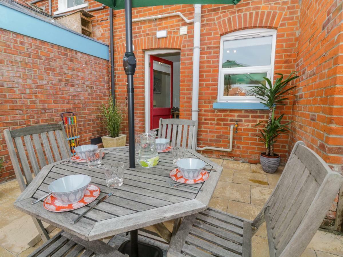 Sea View Cottage Frinton-on-Sea Exterior photo